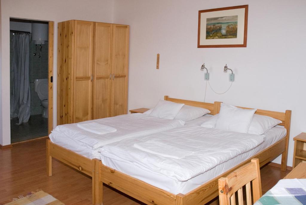 ホテル Haramia Csapszek Es Fogado ソンバトヘイ 部屋 写真